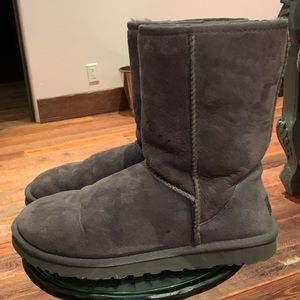 UGG Grey class short boot